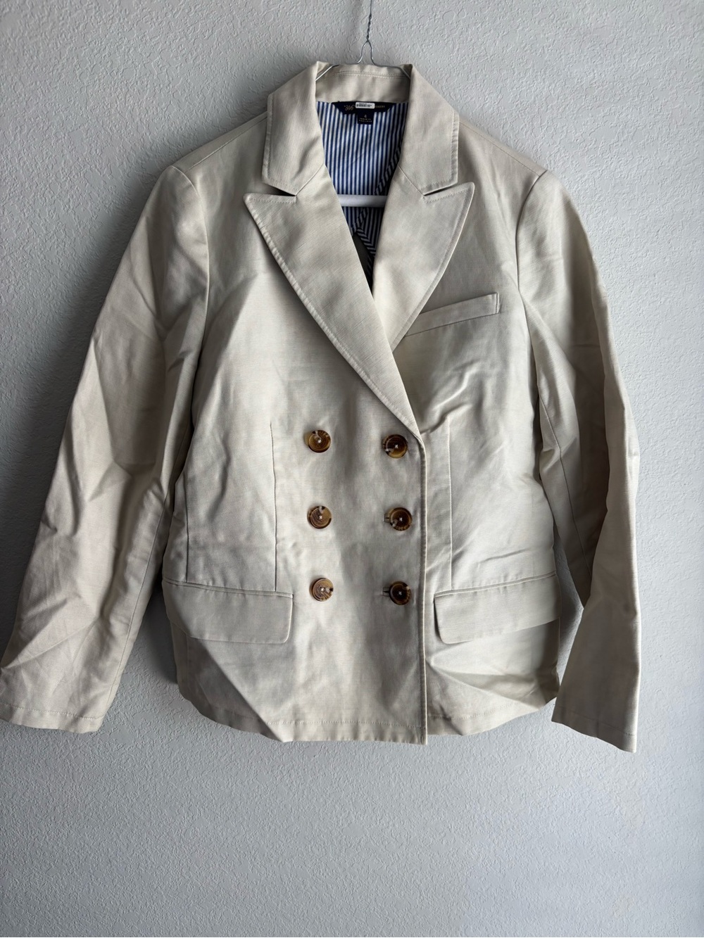 Brooks Brothers Cream Double-Breasted Blazer with Brown Buttons